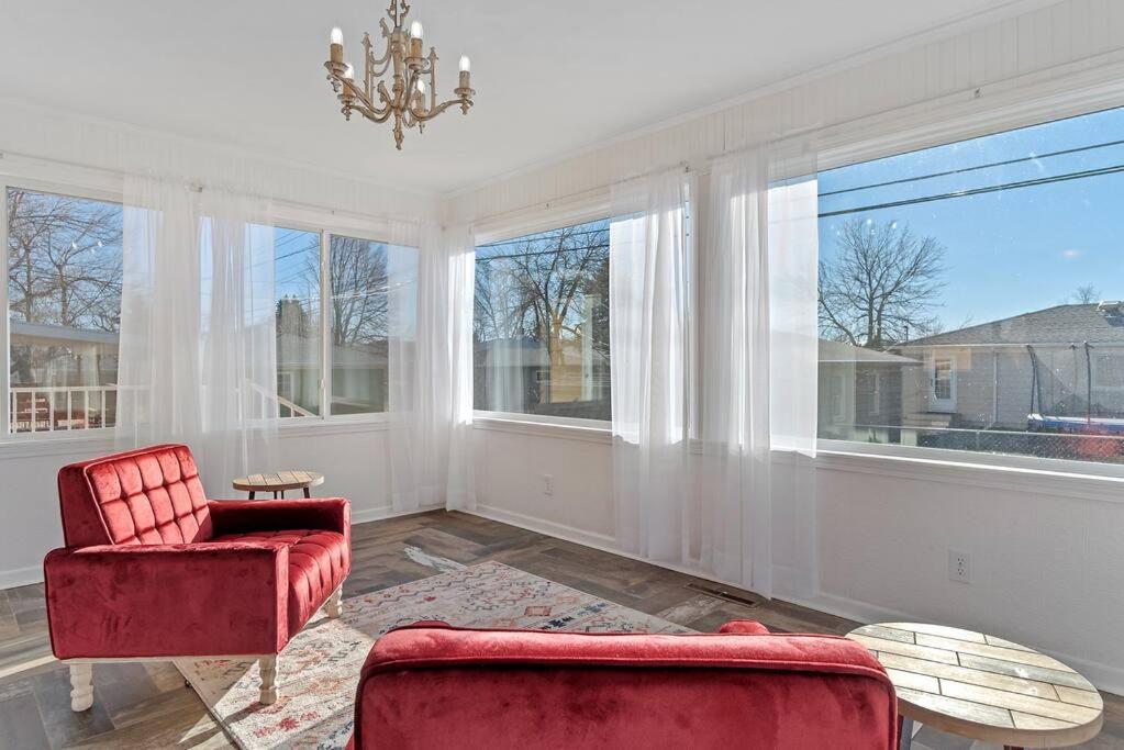 Unique 4 Season Porch 6 Queen Beds Huge Space Rapid City Εξωτερικό φωτογραφία